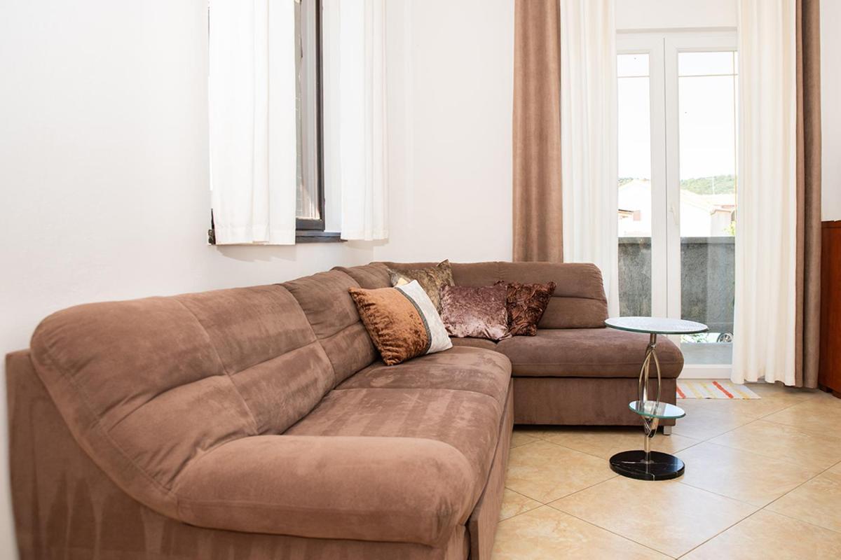 Apartman Mira I Denis Супетарська Драґа Екстер'єр фото
